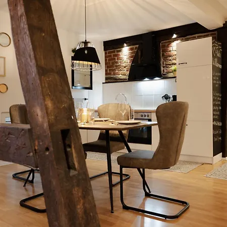 Jasta Homes Altstadt, Zentral, überdachter Parkplatz, Netflix, Vollausstattung, Loft, Modern Und Komfort *