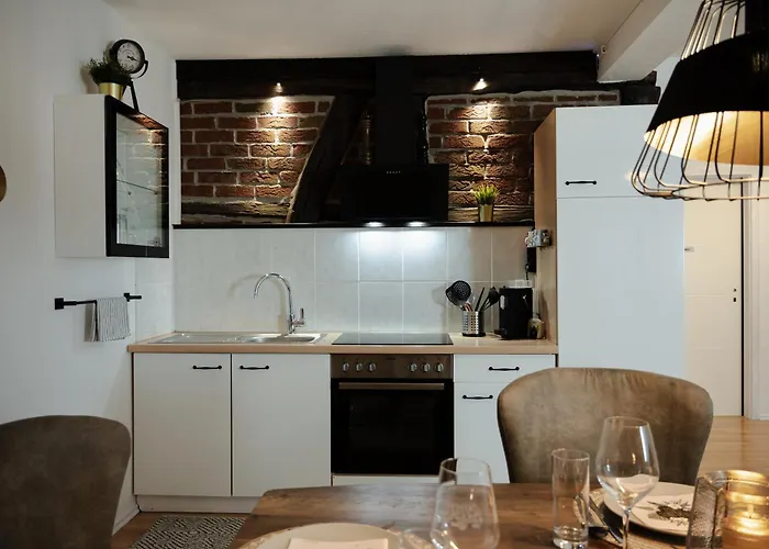 Jasta Homes Altstadt, Zentral, Ueberdachter Parkplatz, Netflix, Vollausstattung, Loft, Modern Und Komfort Hamelin