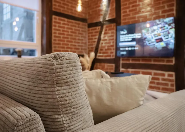 Jasta Homes Altstadt, Zentral, Ueberdachter Parkplatz, Netflix, Vollausstattung, Loft, Modern Und Komfort Appartamento